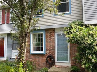 1608 10th St S, Arlington, VA 22204