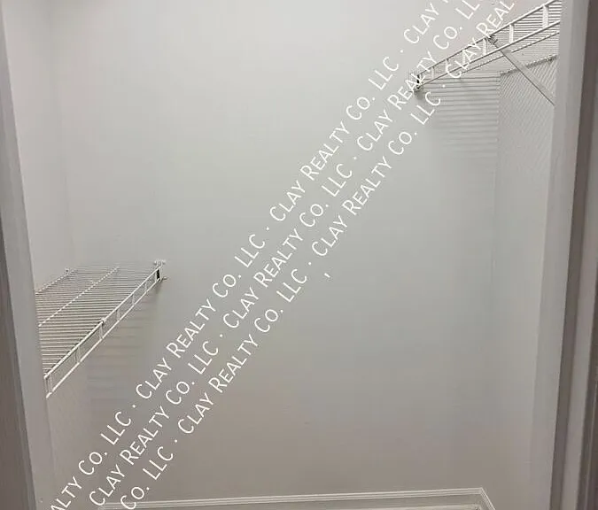 920L Highland Ave — Photo 6