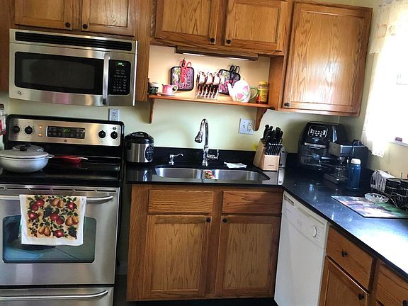 4th image of 9604 Britannia Ct