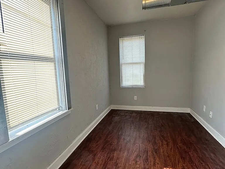 1021 East Carson Street — Photo 19