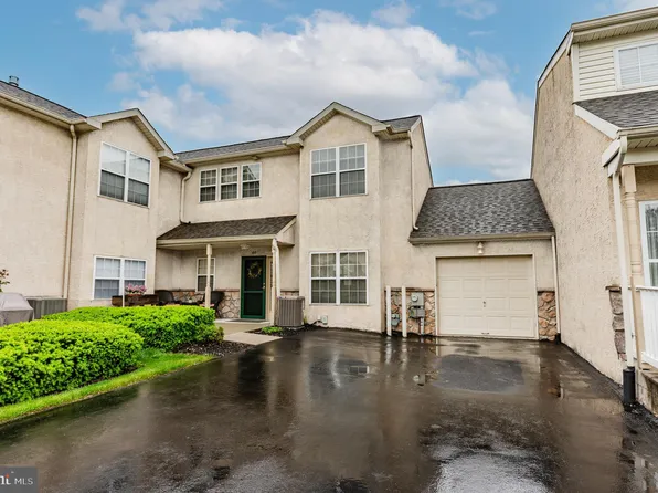 60 Stuart Dr, Norristown, PA 19401