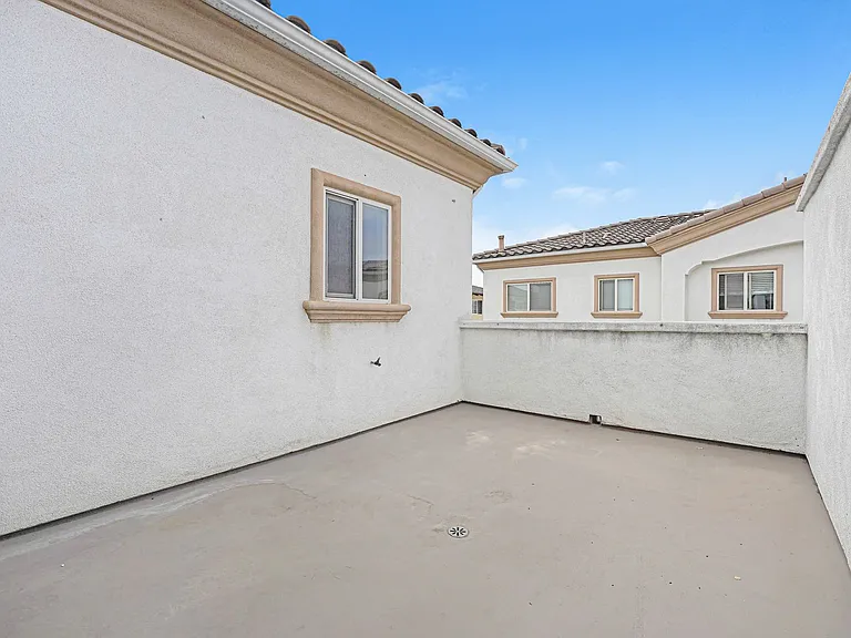 15612 Van Ness Ave #8 — Photo 9