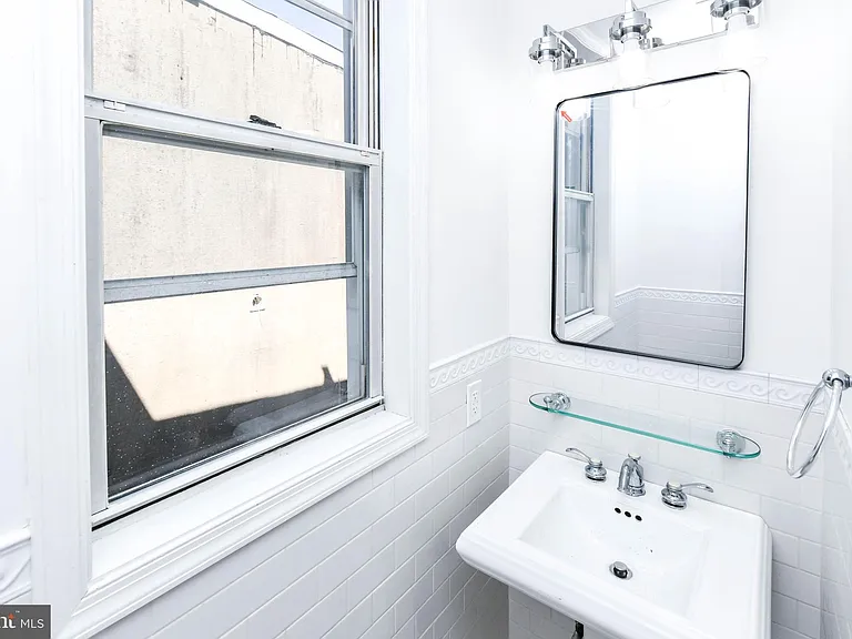 104 R St NE #A — Photo 26