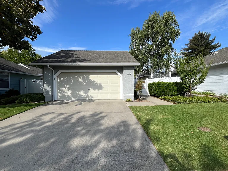989 Bluebell Way — Photo 34