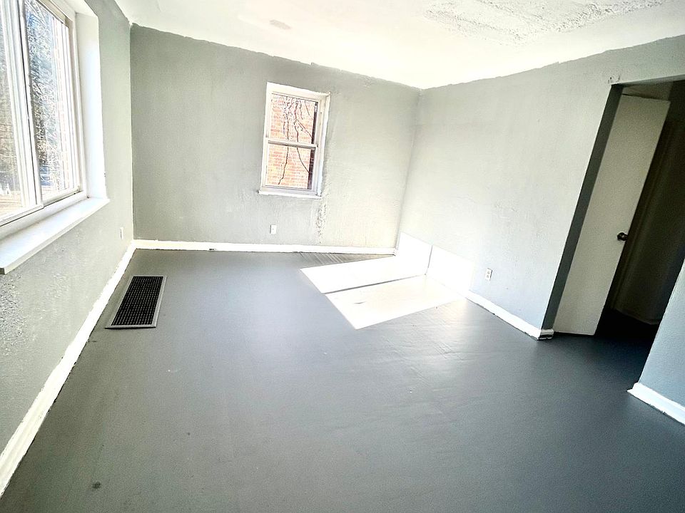1st image of 138 Glenridge Pl #A