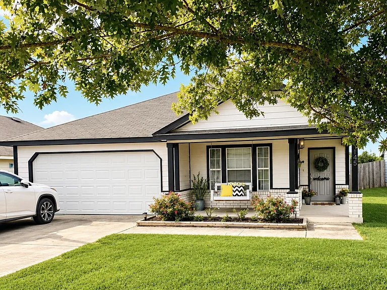 145 Katie Ct — Photo 1