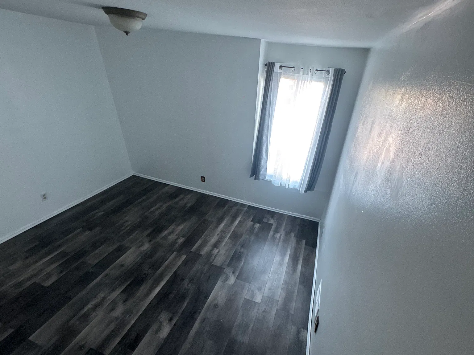 3 bed, 1400 sqft, $1,800 — Photo 4