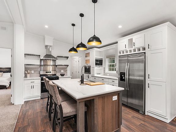 5th image of 306 Pine Meadow Ct