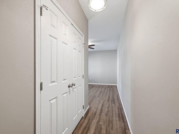 3rd image of 300 N Oaks Ave