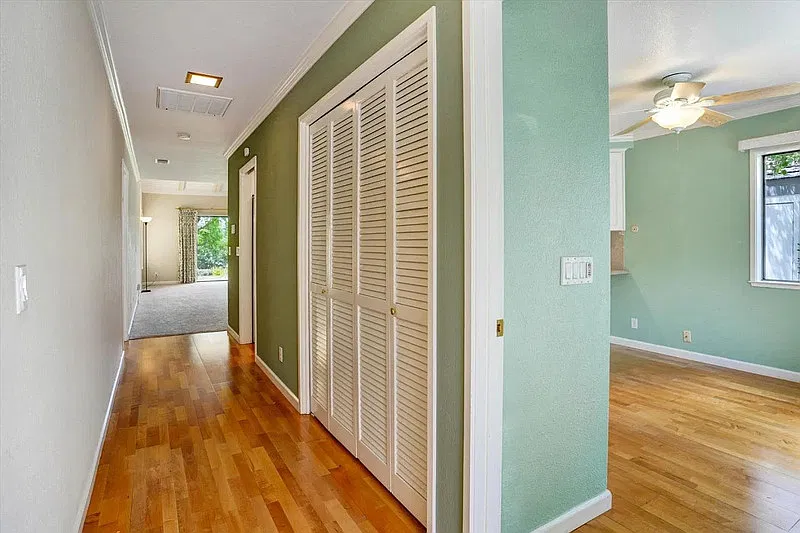 2 bed, 2.0 bath, 1340 sqft, $3,370 — Photo 4