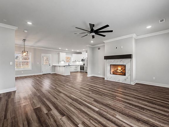 2nd image of 2 Creetown Ln