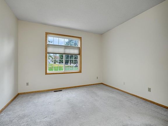 5th image of 840 Old Town Dr