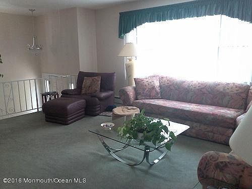 4th image of 49 Cherie Dr