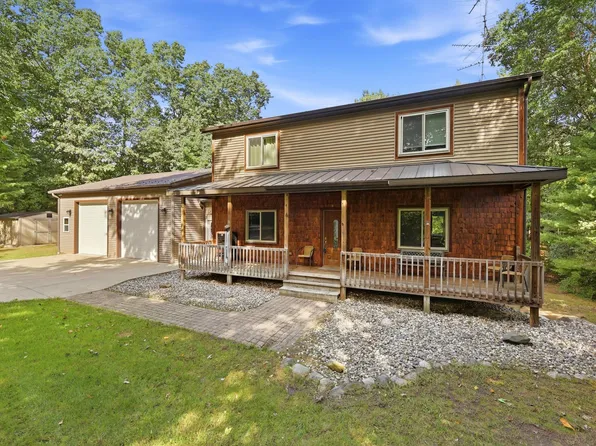 8669-17 Mile Rd NE, Cedar Springs, MI 49319