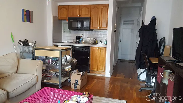 Rented by City Connections Realty | media 9