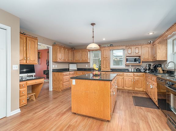 2nd image of 755 Pheasant Ln