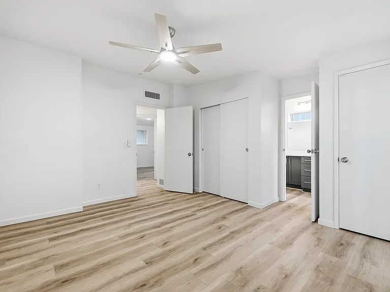 9401 E 39th St — Photo 24
