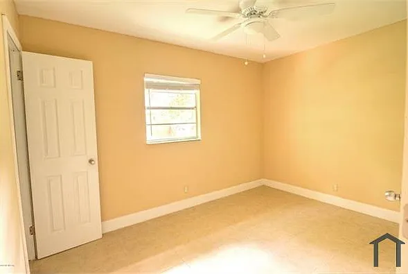 2885 Gilmore St — Photo 9