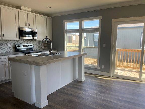4th image of 256 Welch St #167