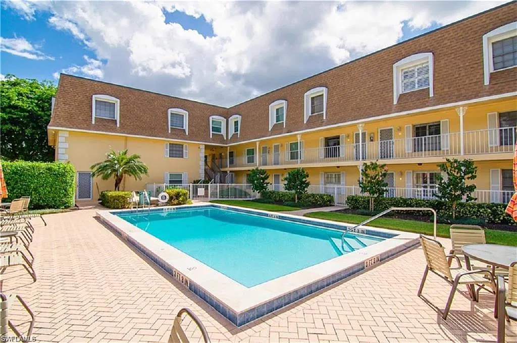 2 bed, 2.5 bath, 1300 sqft, $13,500 — Photo 1