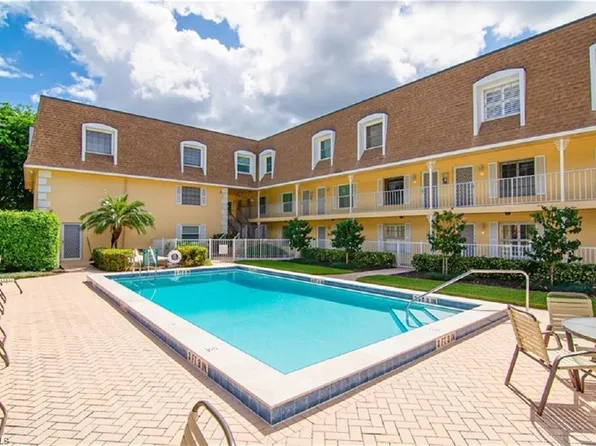 1222 Gordon Dr APT 18, Naples, FL 34102