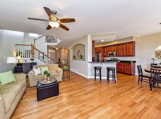 67 Oak Creek Ct, North Aurora, IL 60542