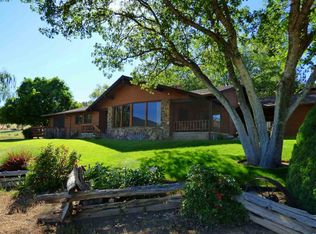 525 Walters Ln, Yreka, CA 96097