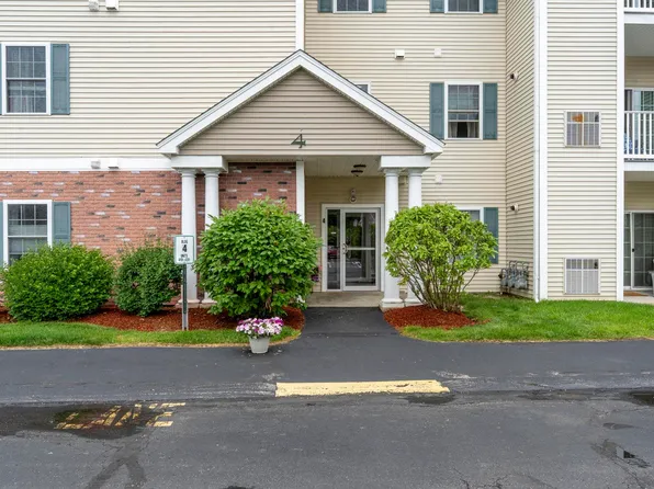 65 Fordway Ext Boulevard #202, Derry, NH 03038