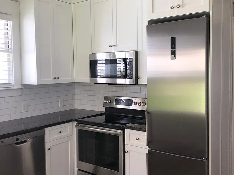 1810 Stevens Ave — Photo 8