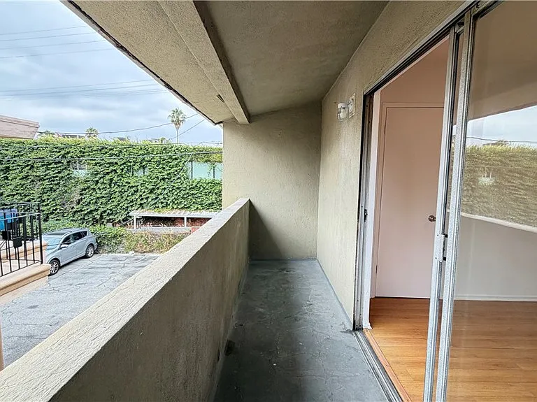 919 N Orange Grove Ave #6 — Photo 8