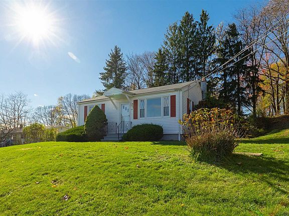3rd image of 38 Sunny Knoll Dr