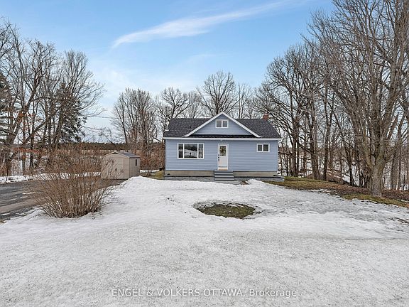 3rd image of 4868 Ferry Rd