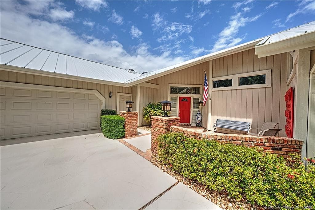 5903 SE Glen Eagle Way