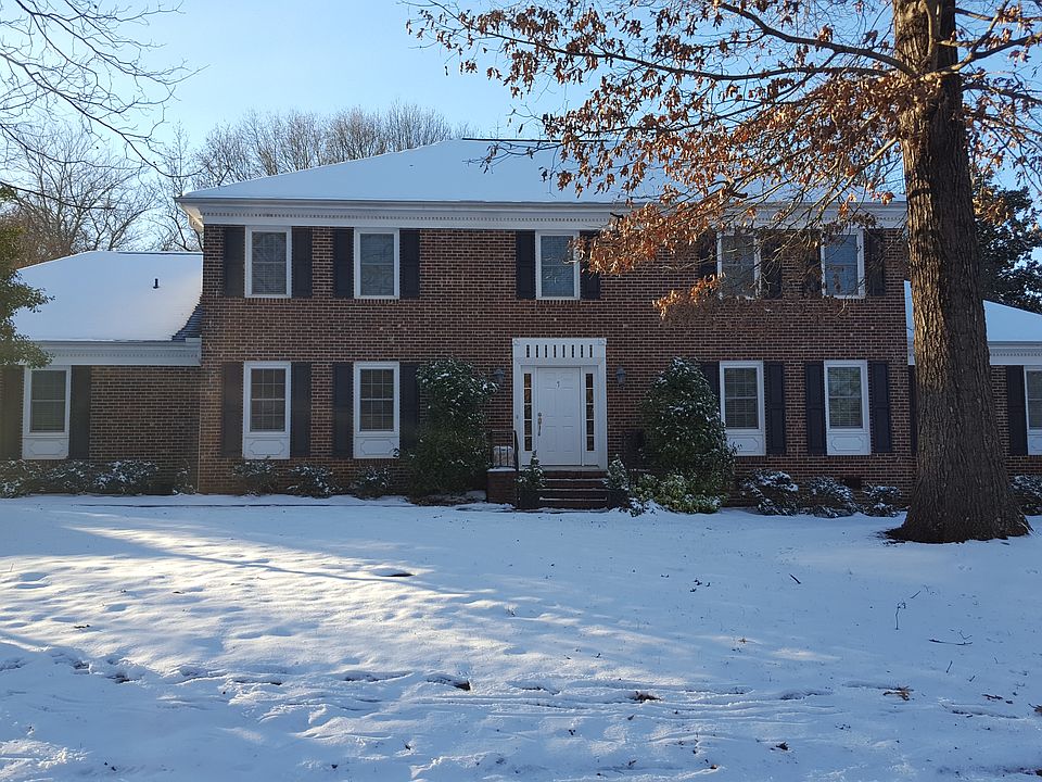 1st image of 7 Sugarberry Dr