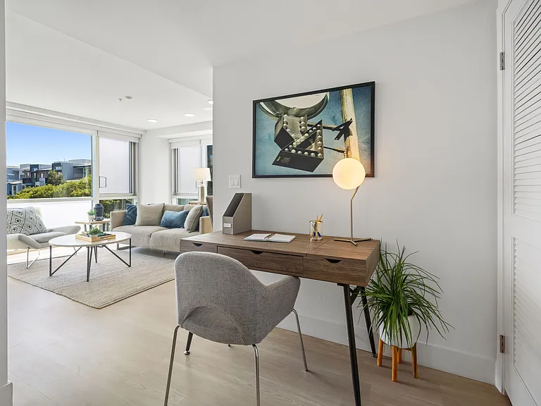 Living at Santa Monica — Photo 2