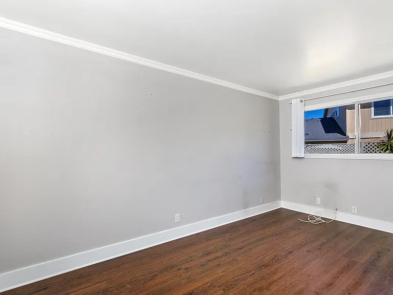 1826 Eastwood Ln — Photo 9