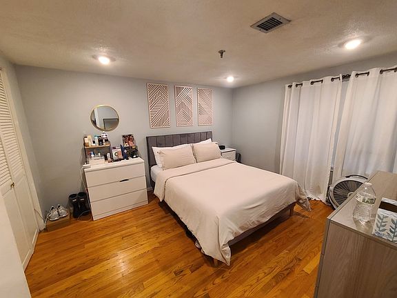 2nd image of 1423 Commonwealth Ave APT 103