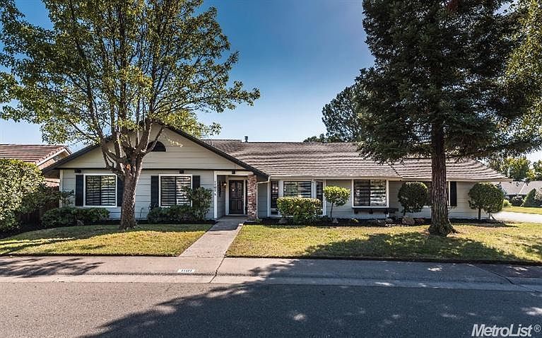 1st image of 1101 Sandringham Way
