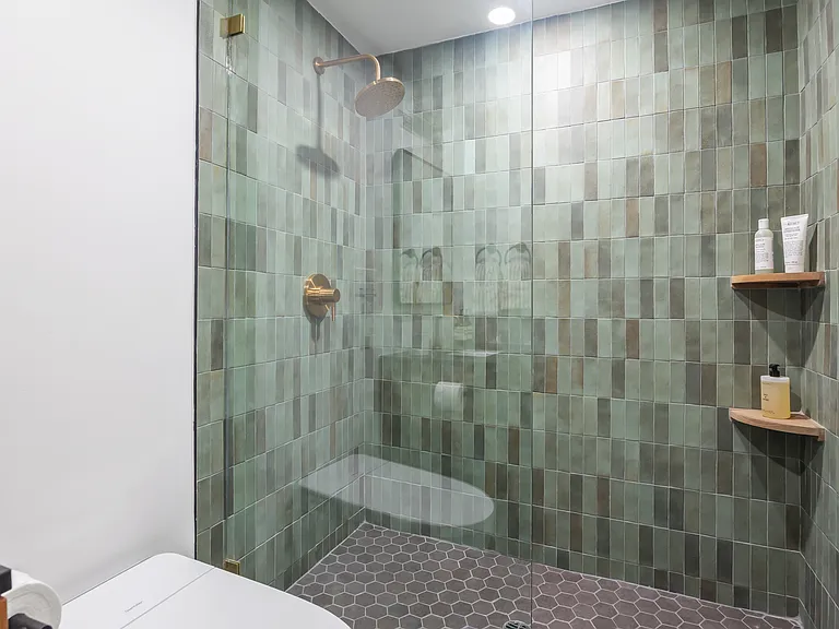 19901 Grand View Dr — Photo 35