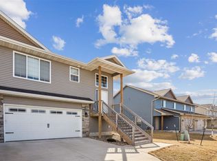 908 Hillside Dr, Tiffin, IA 52340