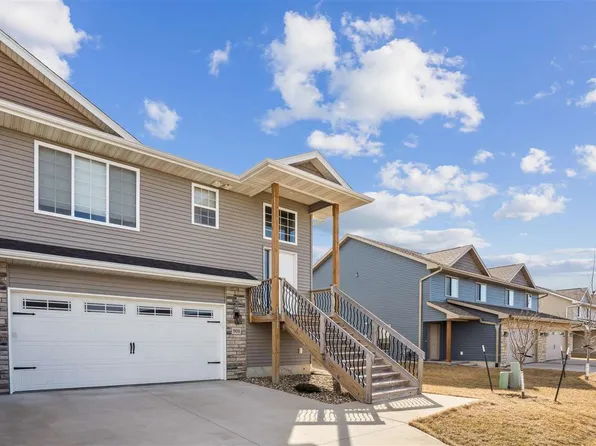 908 Hillside Dr, Tiffin, IA 52340