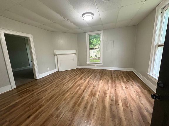 3rd image of 808 Tyus St