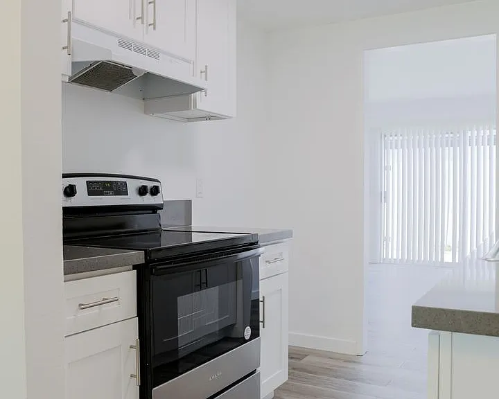 2709 S Baker St — Photo 10