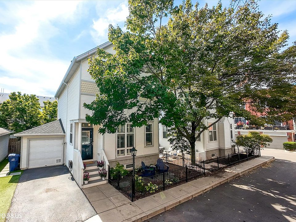 1st image of 2907 N Wolcott Ave #B