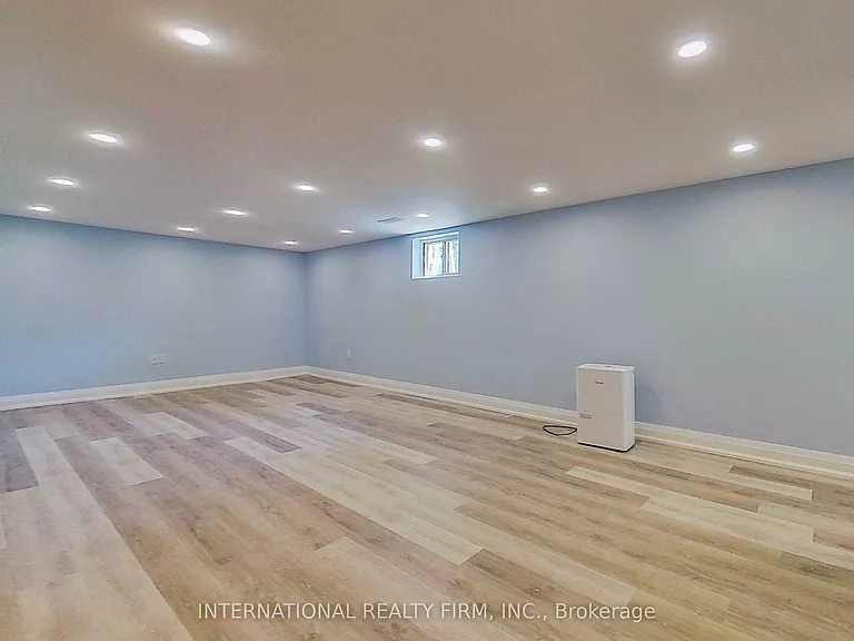 85 Churchill Ave — Photo 28