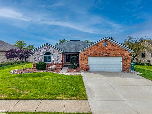 4th image of 47788 Meadowbrook Dr