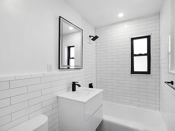 3rd image of 220-74 75th Ave Floor 1