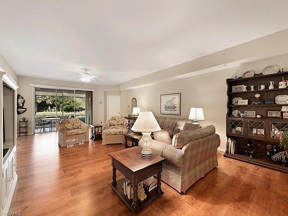 3rd image of 2095 Aberdeen Ln Unit 102