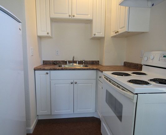 4th image of 1702 Riverview Dr APT B