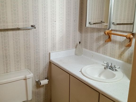 5th image of 2534 W Berridge Ln -- #107